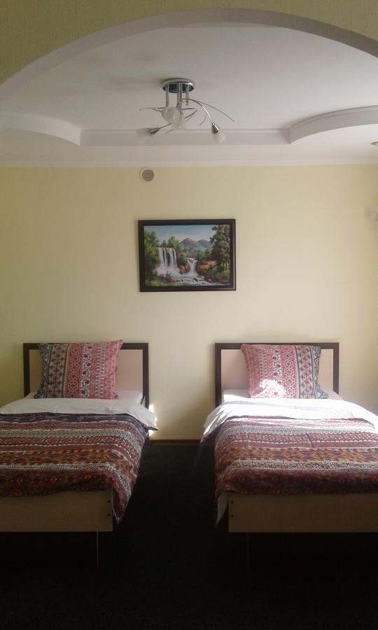 Hotel Elegia Trosztyanec Kültér fotó
