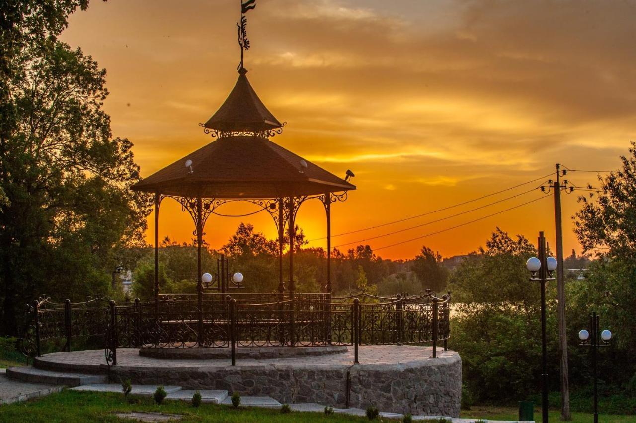Hotel Elegia Trosztyanec Kültér fotó